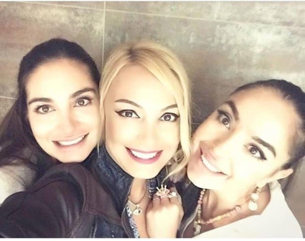 Azərbaycanlı müğənni Arzu və Leyla Əliyevalarla - FOTO