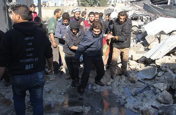 İdlib bombalandı - 12 ölü, 23 yaralı