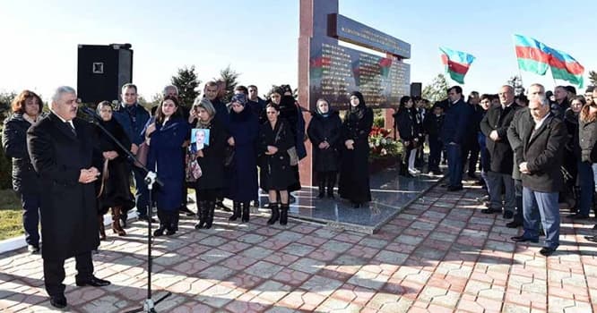 “Günəşli”də və “Neft Daşları”nda həlak olmuş neftçilərin xatirəsi yad edildi - VİDEO