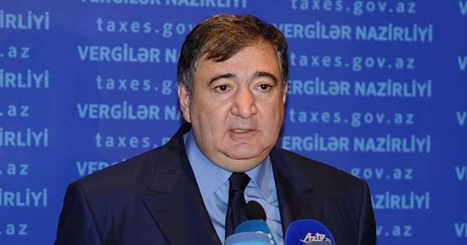 Nazir rəisi işdən çıxartdı, yeni vəzifə verdi