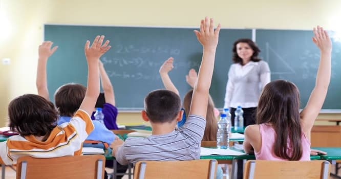 Azərbaycanda hər müəllimə neçə şagird düşür?