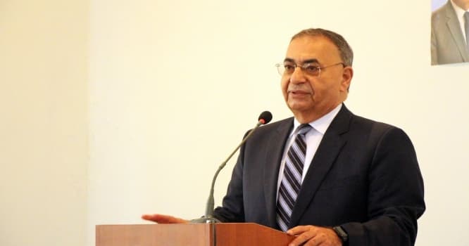 Deputat Asim Mollazadə erməni dilini öyrənib