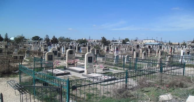 Qəbiristanlıqda mərmər sinə daşı oğurlandı