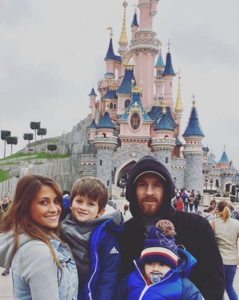 Messi uşaqlıqdan tanıdığı xanımla evlənir - FOTOLAR