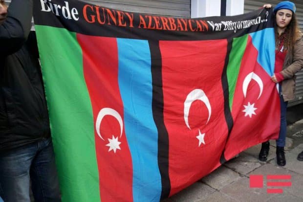 Azərbaycanlı fəalın həbsi ilə bağlı İstanbulda etiraz aksiyası - FOTO
