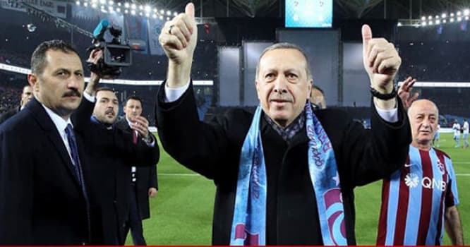 Ərdoğan illər sonra futbol meydanında - VİDEO