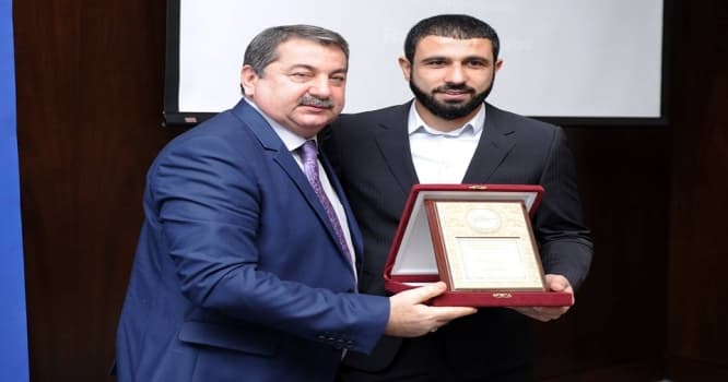 "34 yaşımda bu mükatafa layiq görülmək çox sevindirici haldır" - Azərbaycanda ilin futbolçusu