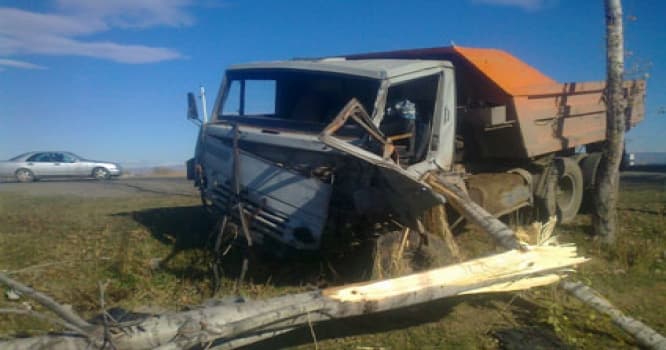 Təcili yardım maşını "Kamaz"la toqquşaraq yandı - Kürdəmirdə