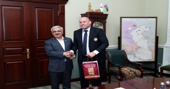 "Onun məsələsinə məhkəmə bitdikdən sonra qayıdaq" - Rövnəq Abdullayev