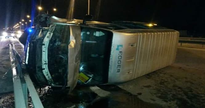 Bakı-Sumqayıt yolunda avtobus aşdı - FOTO