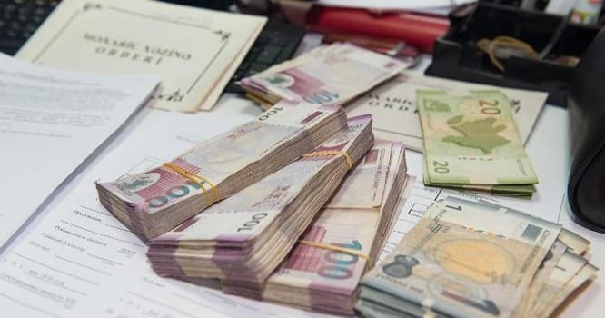Dolların məzənnəsi rekord vurdu - Azərbaycanda