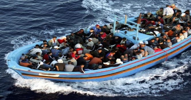Göyərtəsində 110 miqrantın olduğu gəmi batdı