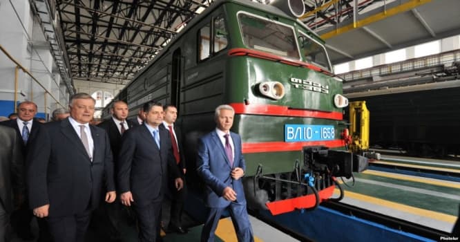 Ermənistan İrana dəmiryolu çəkməyə 8 il pul tapmayıb