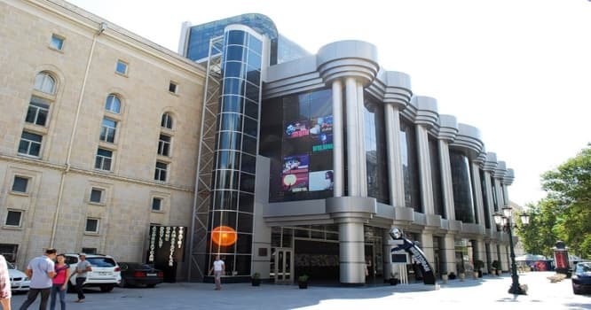 “Yarımçıq qalmış...” Gənc Tamaşaçılar Teatrının səhnəsində