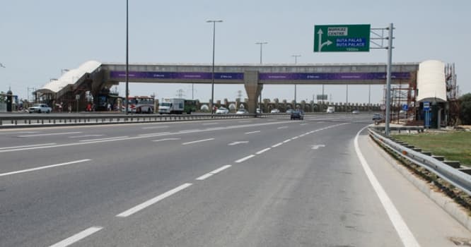 Əvvəl yol çəkirlər, sonra piyada keçidi yada düşür...