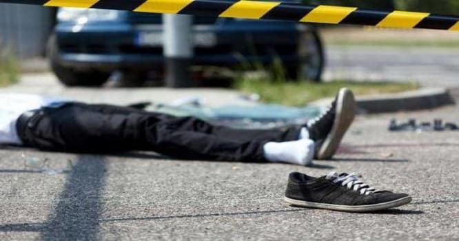 Polis maşınla piyadanı vurdu - Bakıda