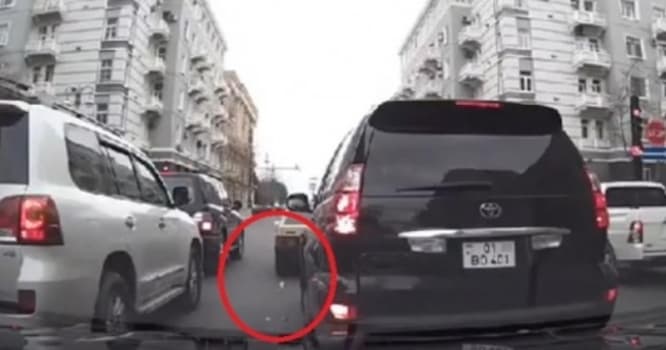 Bakıda küçəni zibilləyən sürücü cəzalandırıldı - VİDEO