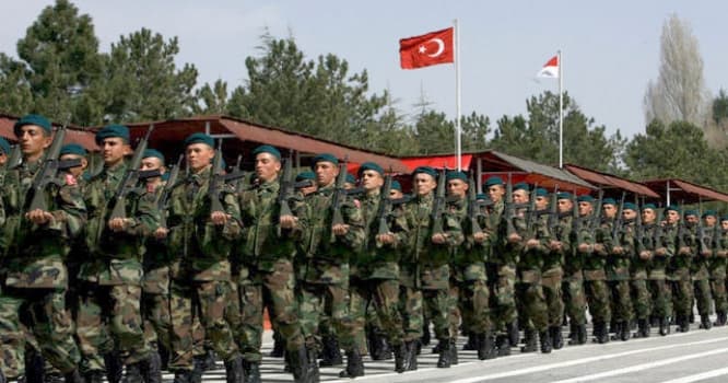 Türkəyinin NATO-dakı 40 hərbçisi siyasi sığınacaq istədi