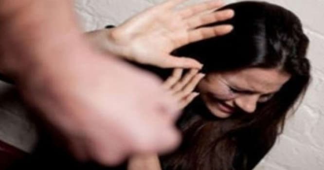 Bakıda hər gün döyülən gənc qadın bıçağı ərinin ürəyinə sapladı