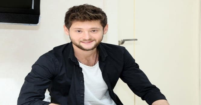 Eldar həmkarlarını ələ saldı