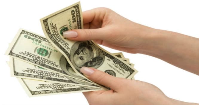 Azərbaycanda dollar alışı 60 dəfə düşdü