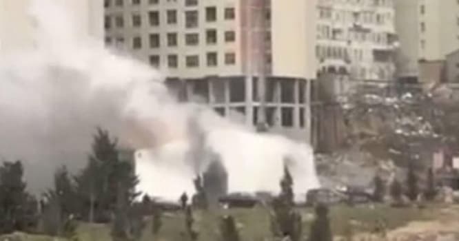 Bakıda məşhur avtomobil servis mərkəzində yanğın: bina külə döndü - VİDEO