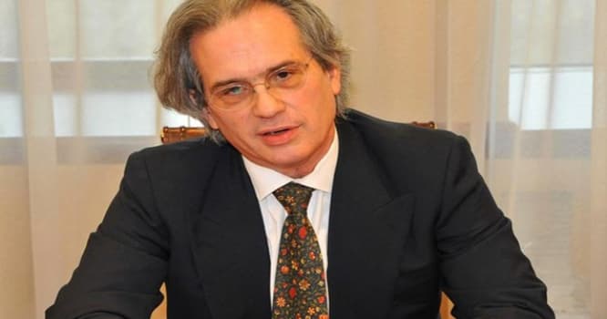 Argentinadakı səfir istefaya göndərilir - Xanımı prezidenti tənqid edib