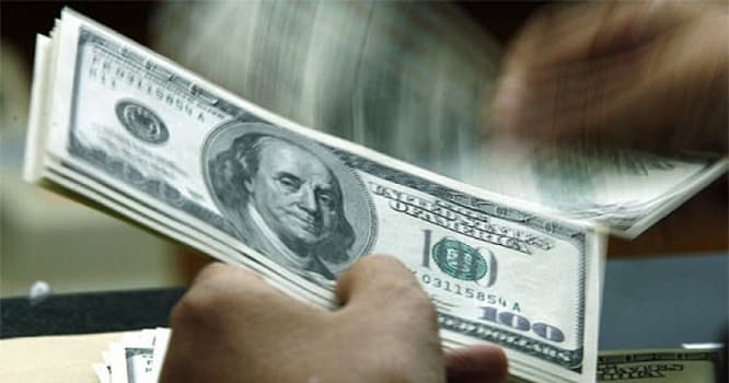 Azərbaycanda dolları olanlara pis xəbər