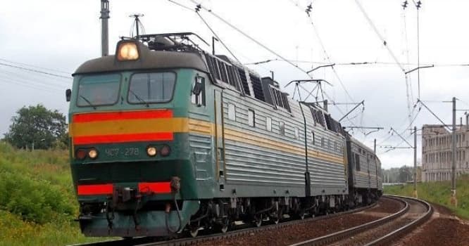 Azərbaycanda qatar minik avtomobili ilə toqquşdu: bir ailənin 3 üzvü öldü