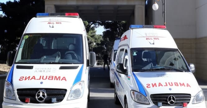 Bir ailədən 6 nəfər xəstəxanaya aparıldı, kişi öldü - Bakıda faciə