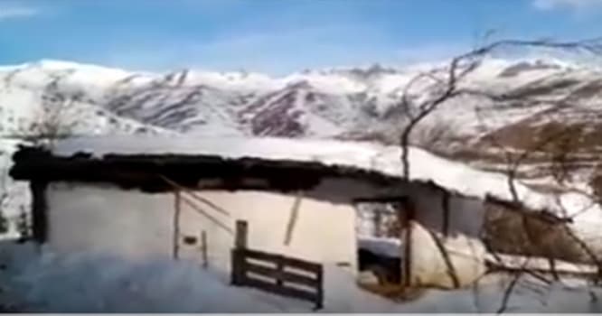 Bu, Azərbaycanda məktəb binasıdır - Uçqunda dağılıb + Video