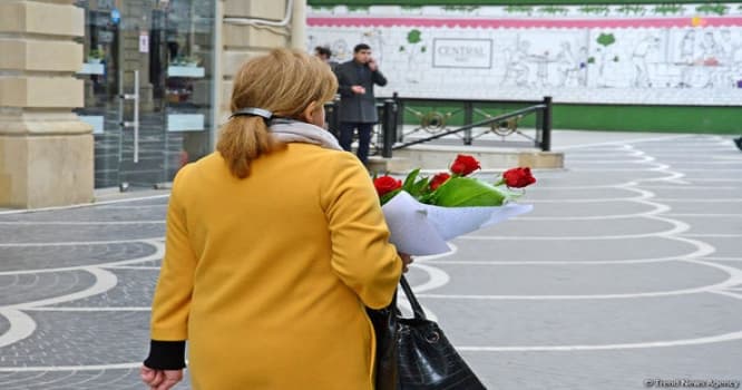 Bakının "8 Mart"ı belə başladı – FOTO