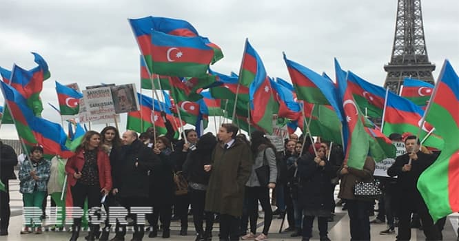 Parisdəki azərbaycanlılardan Sarkisyana qarşı etiraz aksiyası - FOTO/VİDEO