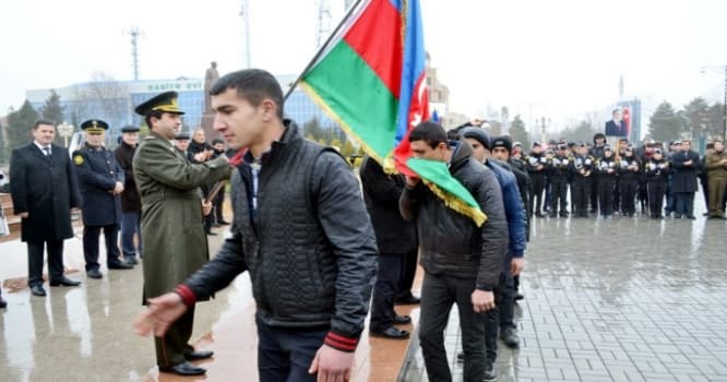 İlham Əliyev hərbi xidmətə çağırışla bağlı sərəncam imzaladı