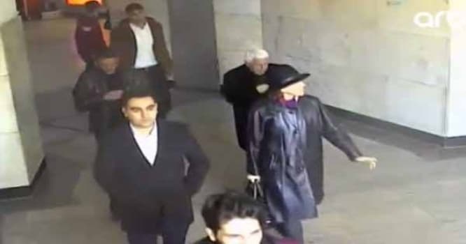 Bakı metrosunda oğurluq anı kamerada - VİDEO