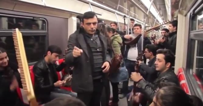 Bakı metrosunda görünməmiş hadisə - VİDEO
