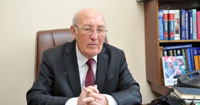 "Oğluma gizlicə qumbara apardım, onu partladıb, şəhid oldu" - İzzət Rüstəmov