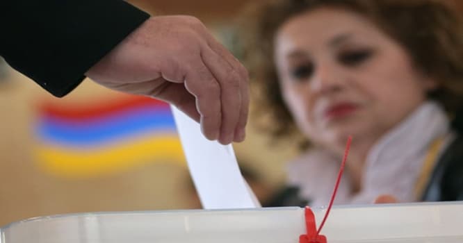 Ermənistanda seçki ilə bağlı silahlı insident - yaralılar var