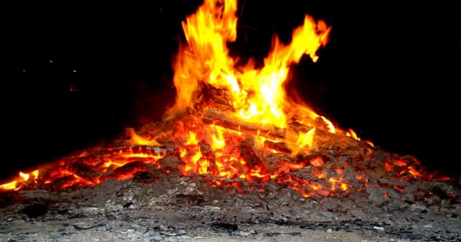 Bakıda yandırılan tonqallarda 6 uşaq yanıq xəsarəti alıb