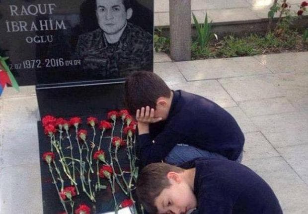 Şəhid Raquf Orucovun oğlundan atasına ürək parçalayan məktub - FOTO