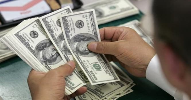Dollar hərracda bahalaşdı