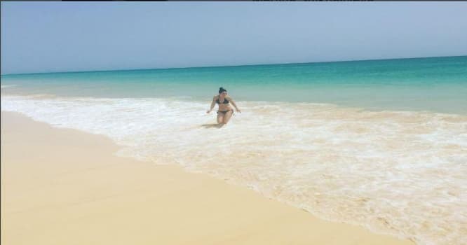 Almaz Ələsgərilinin qızı Afrikada bikinidə - FOTO