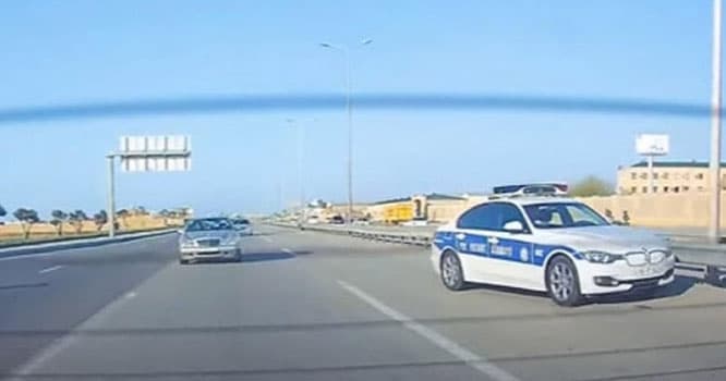 Bakı-Ələt yolunda təhkülə yaradan polis avtomobili - VİDEO