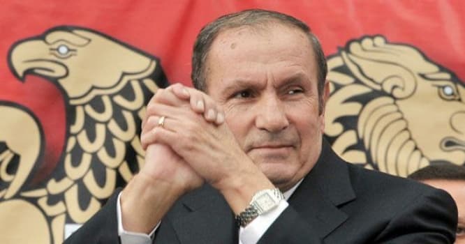 Erməni ziyalılar Petrosyana qoşuldu: Qarabağ qaytarılsın!