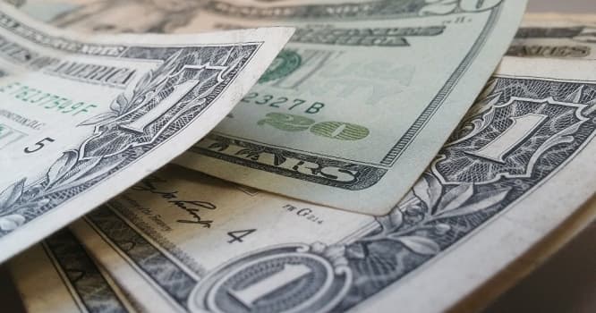 Azərbaycan bankları dollardan imtina etdi