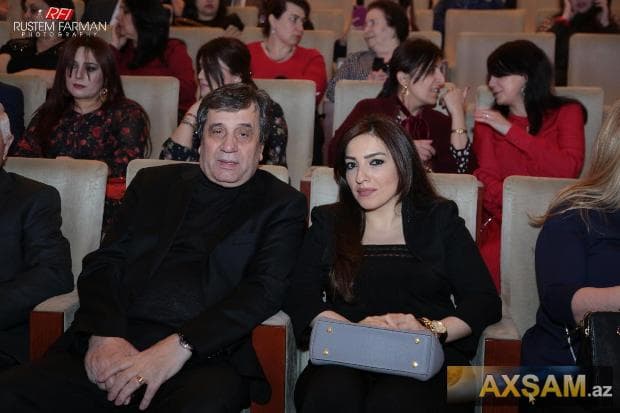 Rektor xanımı ilə xatirə gecəsində - FOTO