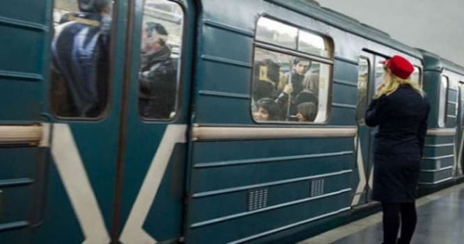 Bakı metrosu gecə saat 2-dək işləyəcək