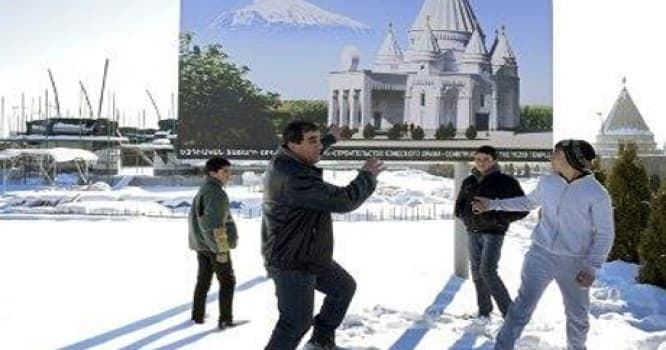 Ermənilərlə kürdlər İrəvan yaxınlığında “Quba” məbədi tikir