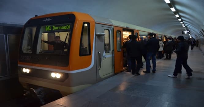 Bakı metrosunda növbəti insident