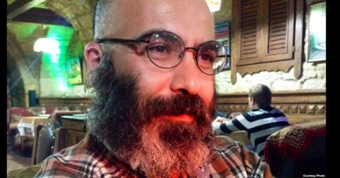 "Rəngini dəyişənlər və rəngini dəyişməyənlər"